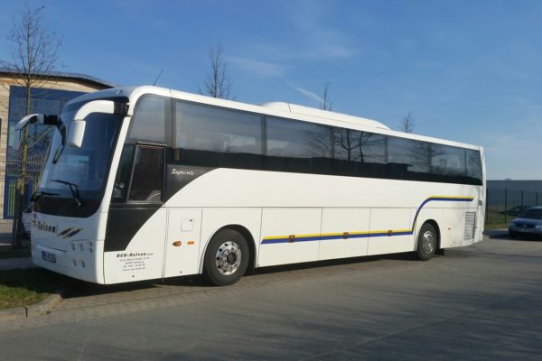 XL-Bus-außen-min