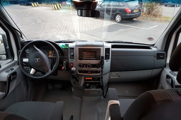 midibus-cockpit