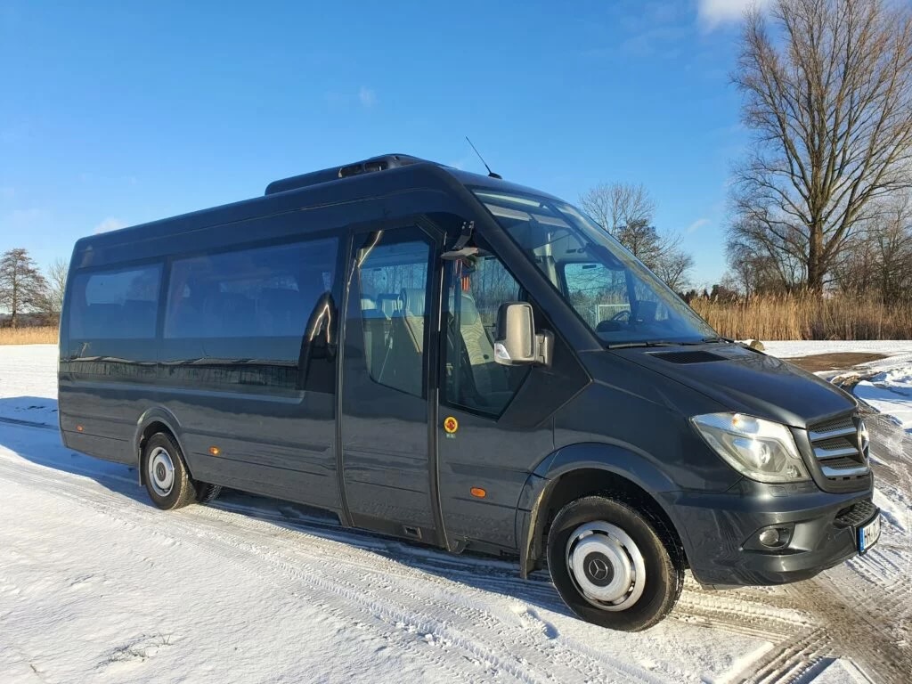 Kleinbus mit Fahrer mieten in Hamburg und Umgebung